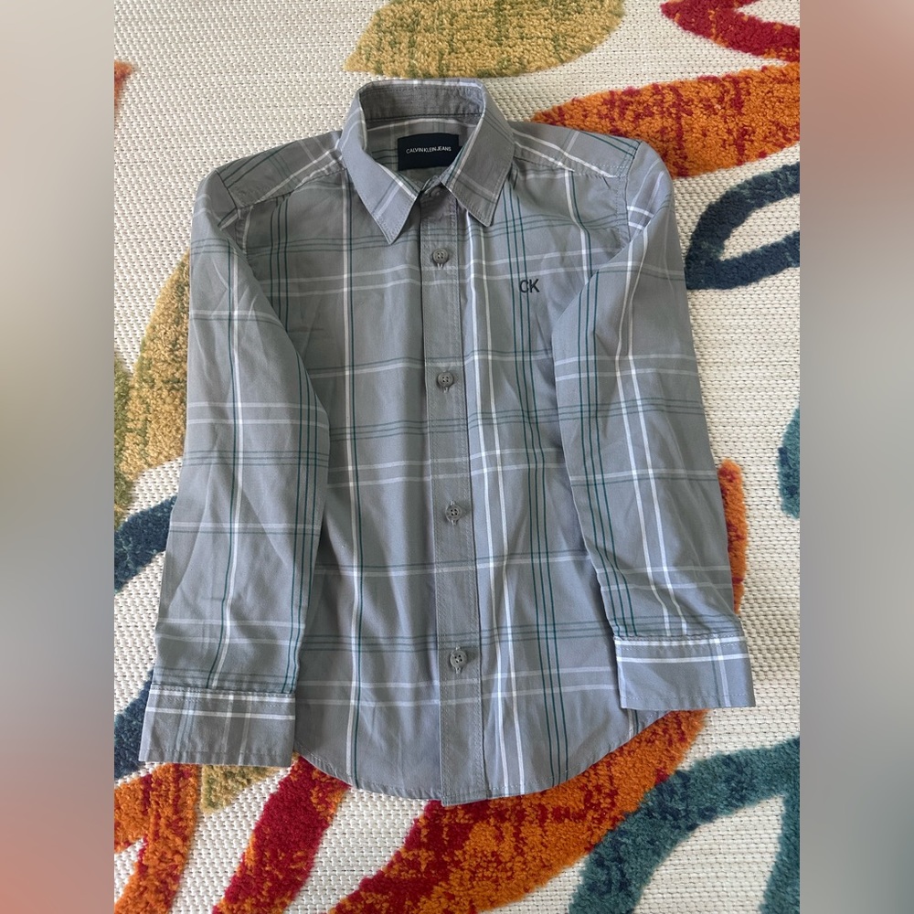 Calvin Klein jeans bottom down shirt
